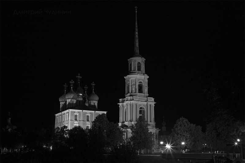 В центре вечеромphoto preview