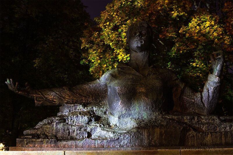 Памятник Сергею Есенинуphoto preview