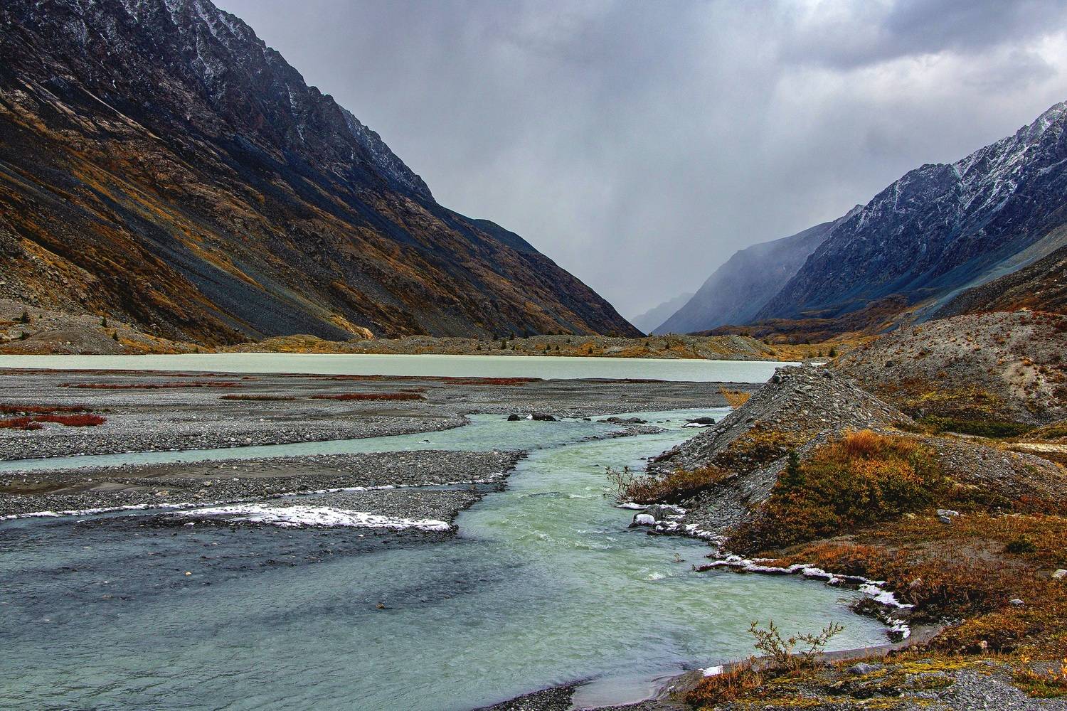 Горы далекие. Автор: Владимир Каверин , Владимир Каверин