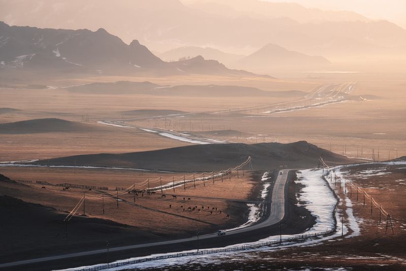 mountain, nature, landscape, outdoors, snow, travel, rural, winter, road, sunrise, horses, altai, пейзаж, горы, лошади, дорога, горный алтай, рассвет, зима Бесконечная дорогаphoto preview