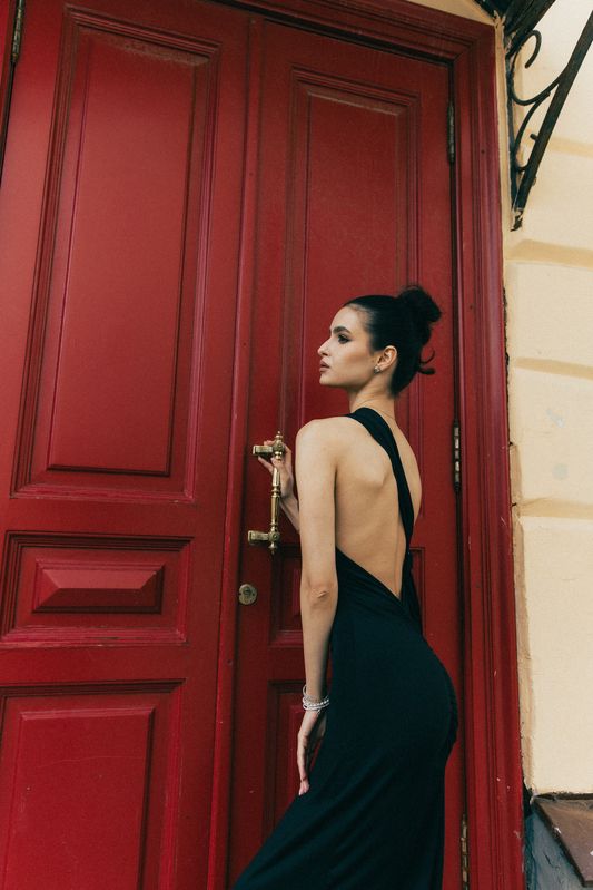 Красная дверьphoto preview