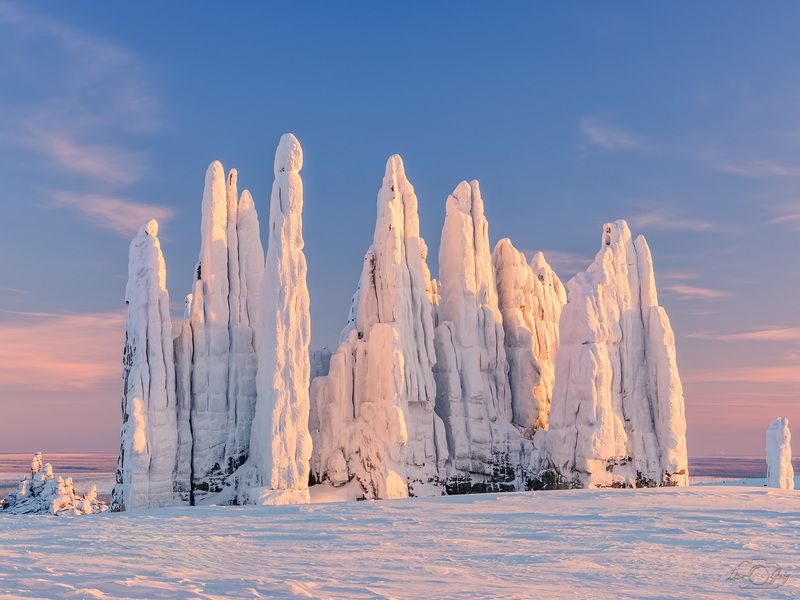 якутия, улахан-сис, гранитные города Снежный собор фото превью