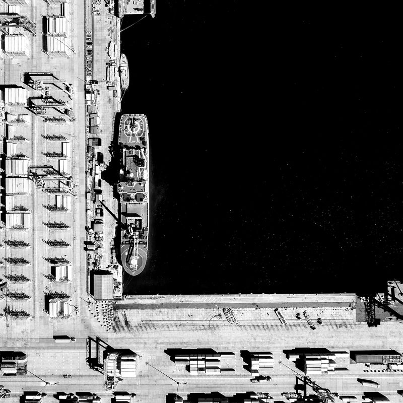 В порту Кейптаунаphoto preview