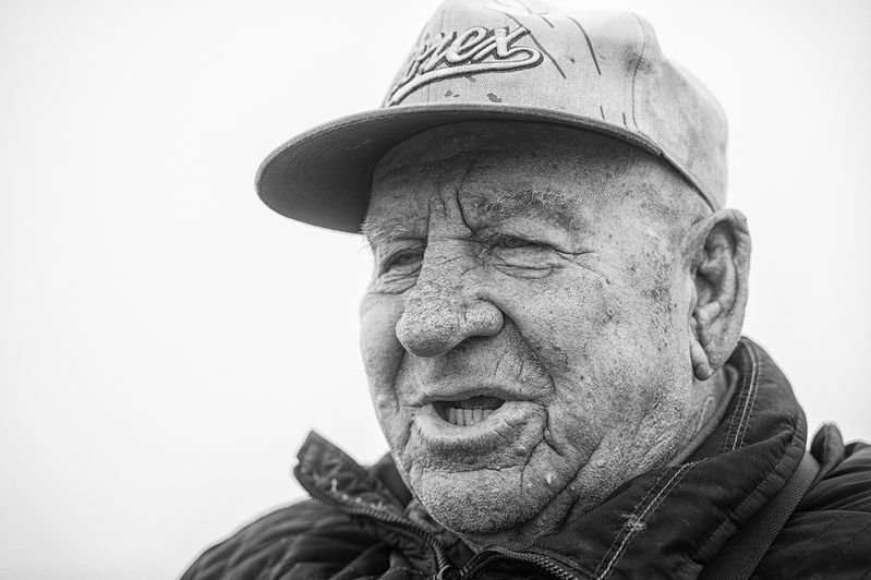 man,b/w Man portraitphoto preview