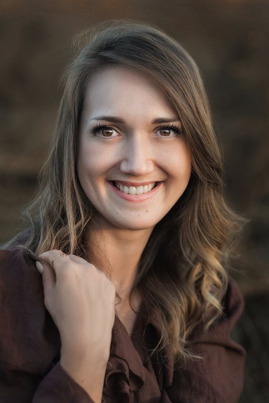 Катя в льняных поляхphoto preview