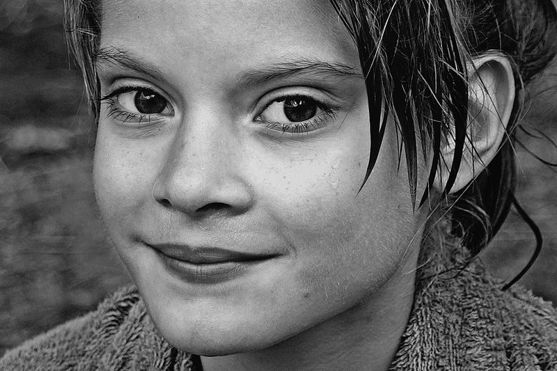 дети, девочка, чб, апатиты, глаза, взгляд, мончегорск На берегу счастья. 2016 фото превью