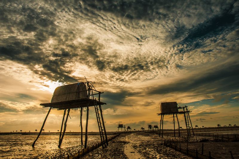Beach, Beautiful, Cloud, Clouds, Dawn, Dong Chau, Ocean, Sea, Sky, South east asia, Sun, Sunlight, Sunrise, Sunset, Tien Hai, Vietnam Dong Chau dawn on the seaphoto preview
