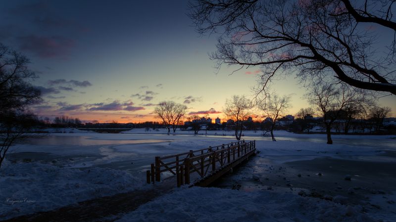 Беларусь, Вечер, Город, Дерево, Закат, Зима, Лёд, Лошица, Лошицкий парк, Минск, Мост, Остров, Островок, Парк, Река островокphoto preview
