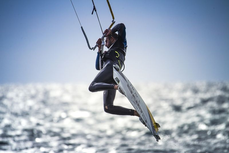 преодолевая притяжениеphoto preview