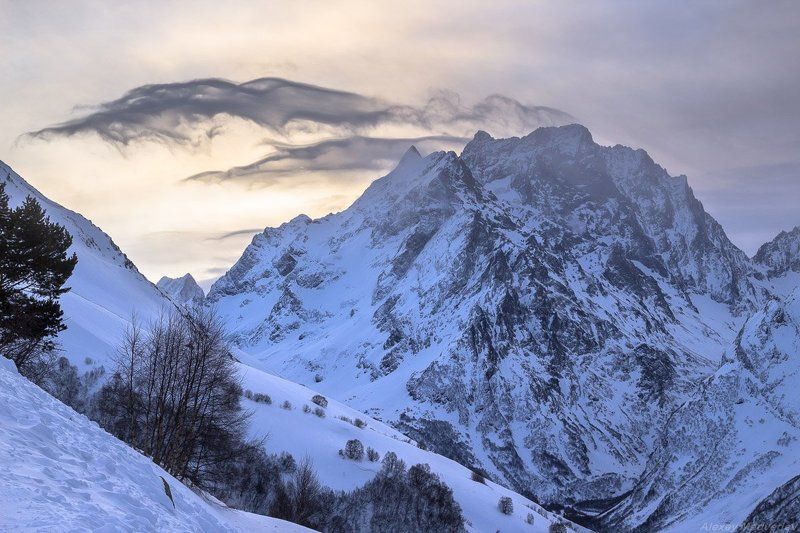 кавказ, домбай, зима,  снег, ущелье, горы,  сумерки Утренний Домбай-Ульгенphoto preview