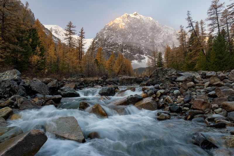 Алтай, Актру, Караташ под туманной вуальюphoto preview