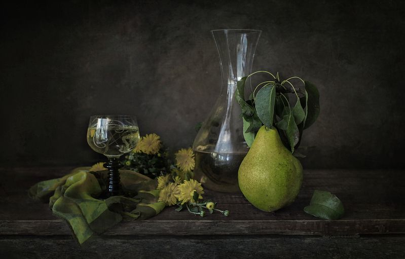 Висит груша-нельзя скушать.Стоит груша-можно кушать(или вкушать)))photo preview