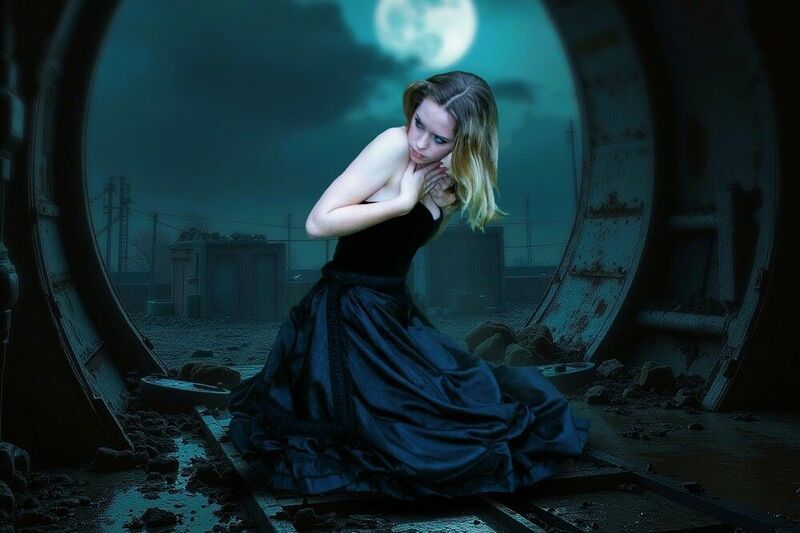 девушка, отсек станции ***photo preview