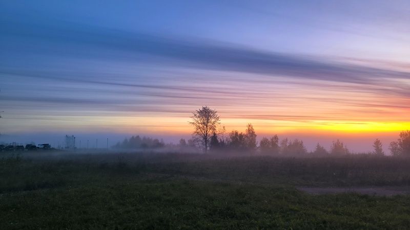 осень туман Прохладное октябрьское утро. фото превью
