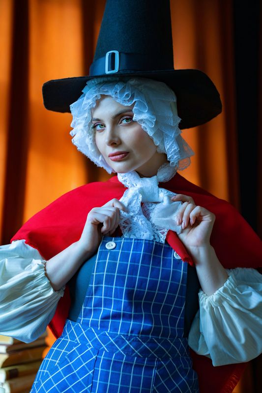 Девушка, солнечный день, студия, оранжевый занавес Портрет в солнечный день фото превью