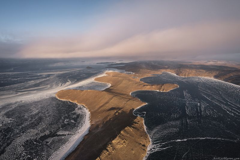 зимний байкал, байкальский лед, ольхон, малое море, чистый лёд, ольхонские ворота, мыс кобылья голова Ольхон – вид сверхуphoto preview