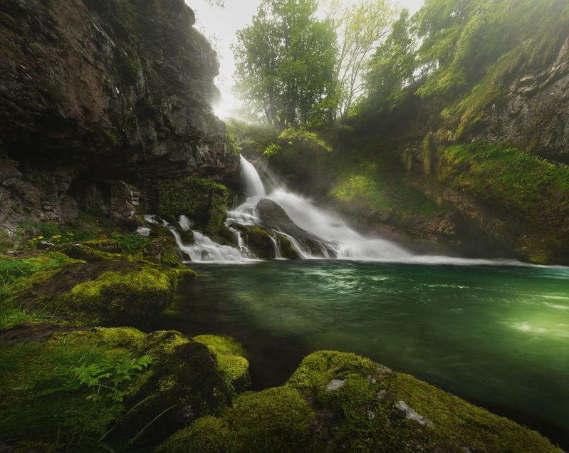 черногория, водопад, горы, пейзаж Водопад в горах Черногорииphoto preview