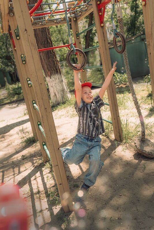 детская площадка лето Во двореphoto preview