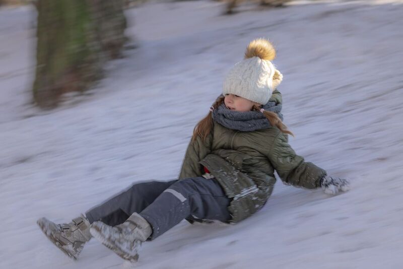 зима горки ледянка катание На ледянкеphoto preview