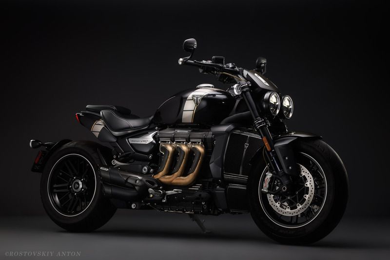 Мотоцикл, студия, Triumph Rocket 3, рекламная фотография, фотосъёмка мотоцикла в студии, рекламный фотограф Triumph Rocket 3 TFS. Рекламная фотосъёмка. photo preview