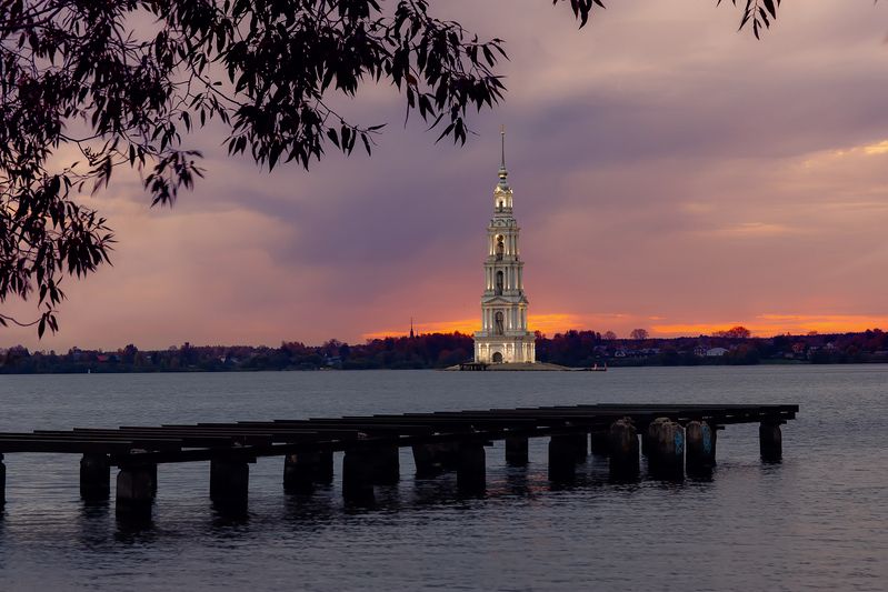 Калязин, восход, колокльня Калязин фото превью