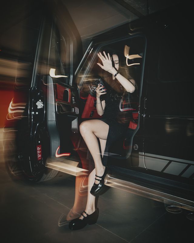 Девушкаphoto preview