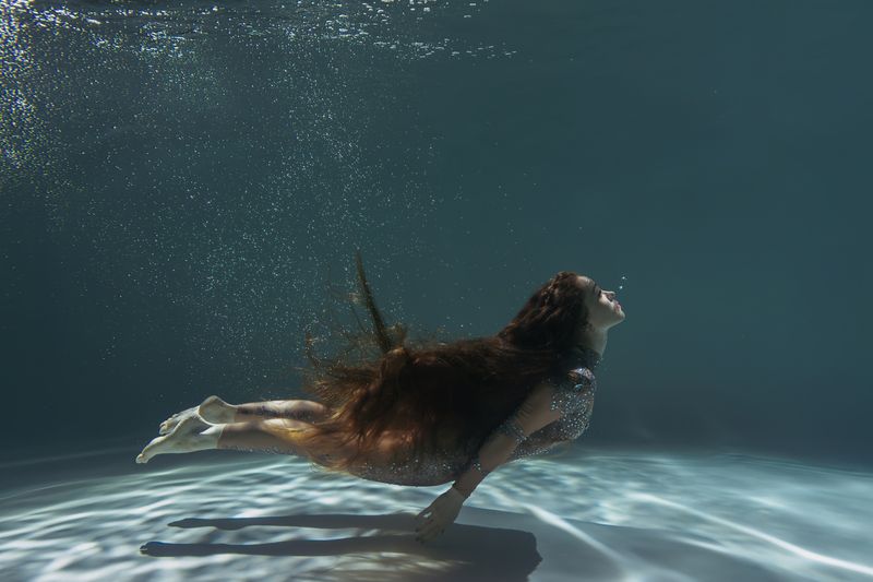 woman underwater Deepphoto preview