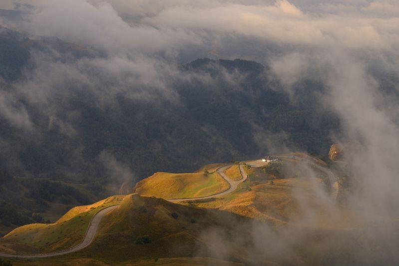 горы осень кавказ рассвет Утро на перевалеphoto preview