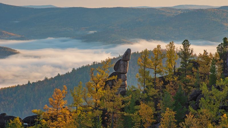 мана, красноярск, утро, восход, туман, краски, осень, горы, тайга, золото, долина, скалы, пирамидка Пирамидкаphoto preview