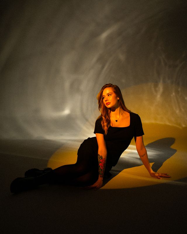 портрет, девушка, красивая, цветной свет, студия, portrait, woman, beauty Лизаphoto preview