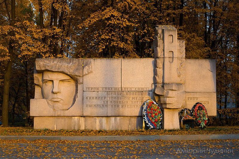 Памятник Фёдору Полетаеву фото превью
