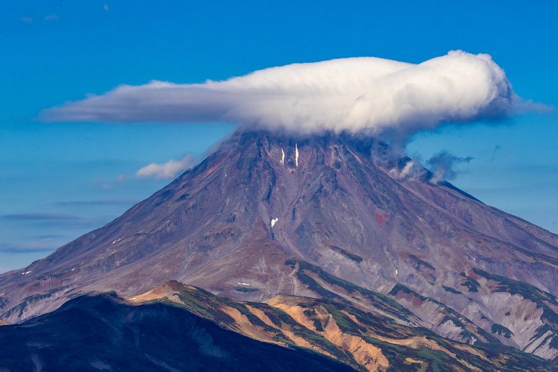 камчатка, вилючинская сопка, вилючинский вулкан, облако, природа Сопка Вилючинскаяphoto preview