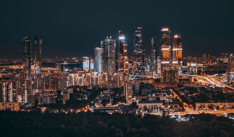 Ночной вид на город небоскрёбов Москва Ситиphoto preview