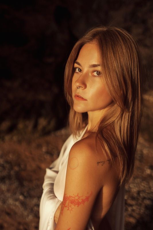 #artphotography #nudeart #sensualphotography #blackandwhitephoto #fineartnude #naturalbeauty #moodyportrait #bwportrait #softlight Tonikaphoto preview