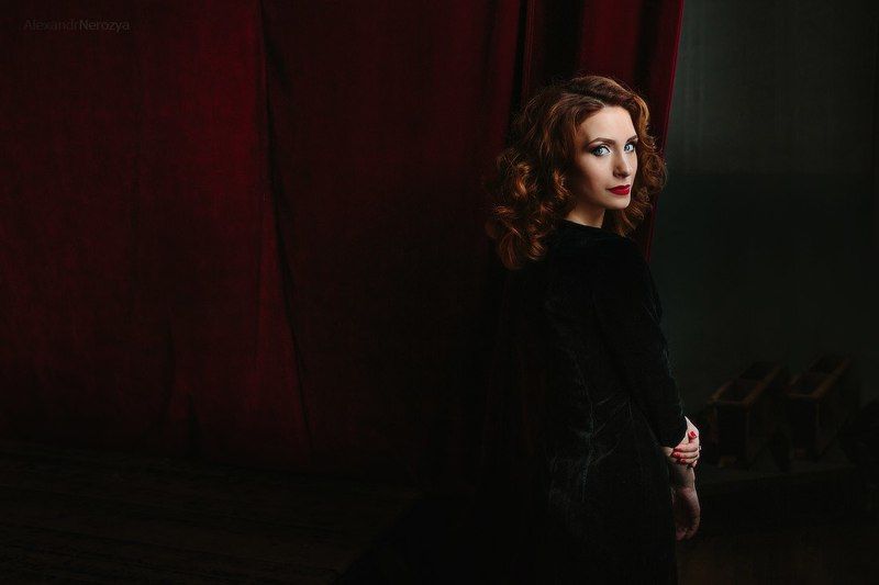 портрет, девушка, театр, занавес, красивая, секси, нерозя, portrait, beauty, woman Аннаphoto preview