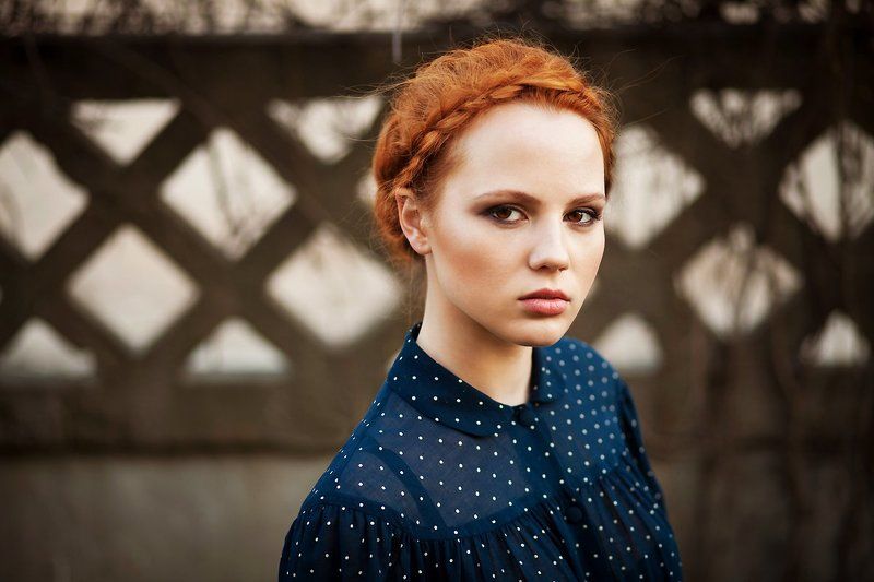 рыжая, девушка, прическа, макияж, взгляд, глаза, весна, забор, проволока, заброшка, свалка, платье, портрет, гараж, красота,  redhead, red, girl, hairstyle, mua, spring, fence, wire, abandoned, dump, dress, portrait, garage Анжеликаphoto preview