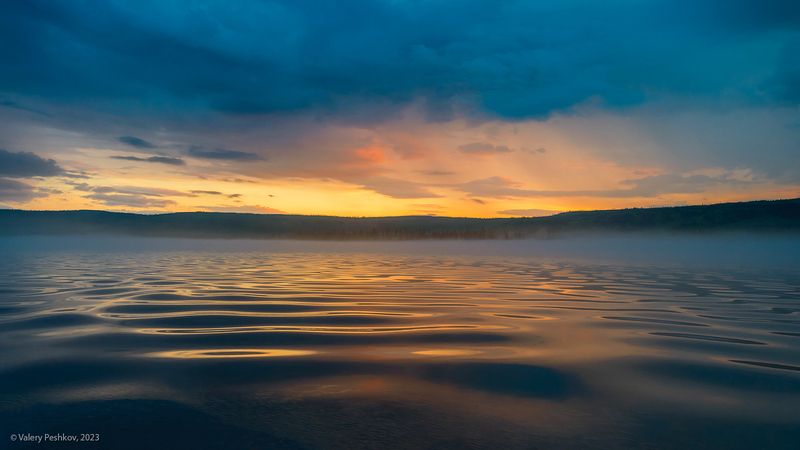 река, курейка, вечер, туман над водой, полярный день, отражения, облака Быстротечный вечерphoto preview