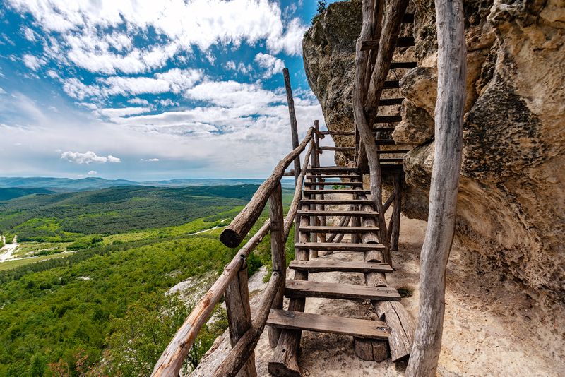 По краю фото превью