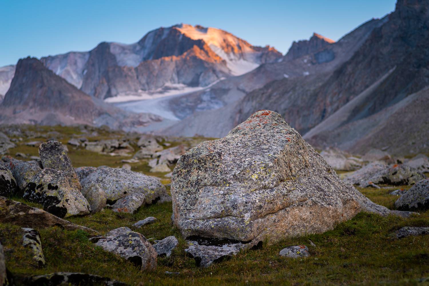 Вечер в горах. Автор: Evgeniy Khilkevitch Горы, ледник, Джунгария, Казахстан, Джунгарский Алатау, Evgeniy Khilkevitch