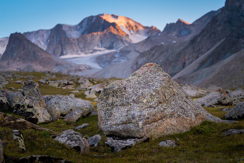 Горы, ледник, Джунгария, Казахстан, Джунгарский Алатау Вечер в горахphoto preview