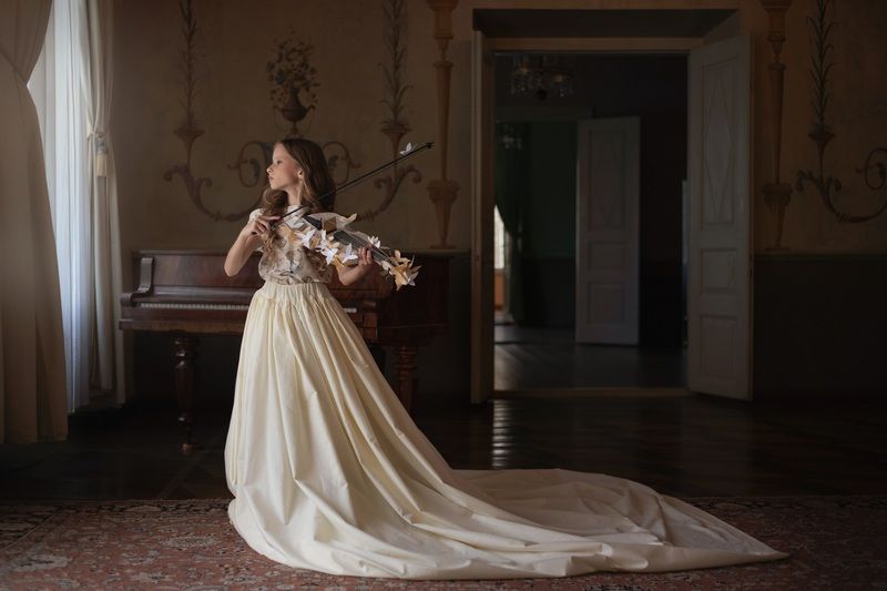 постановочная фотография, необычное, модель, портрет, настроение, художественная работа, / The Elusive Present_____/photo preview