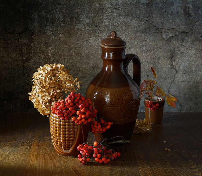 рябина, гортензия, осенние листья, сухоцвет, кувшин, бокал, стопка photo preview