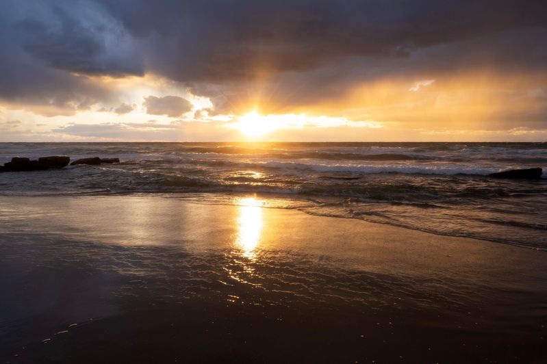 Яркий закат на Средиземном мореphoto preview