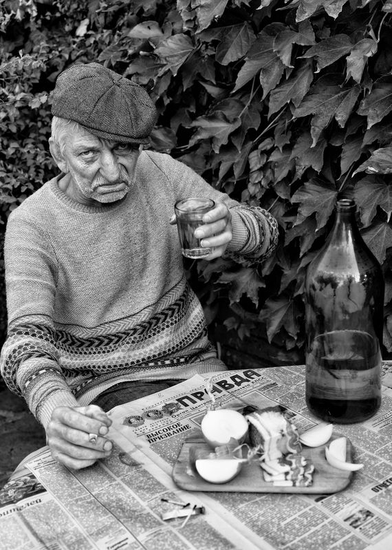 Портрет алкоголикаphoto preview