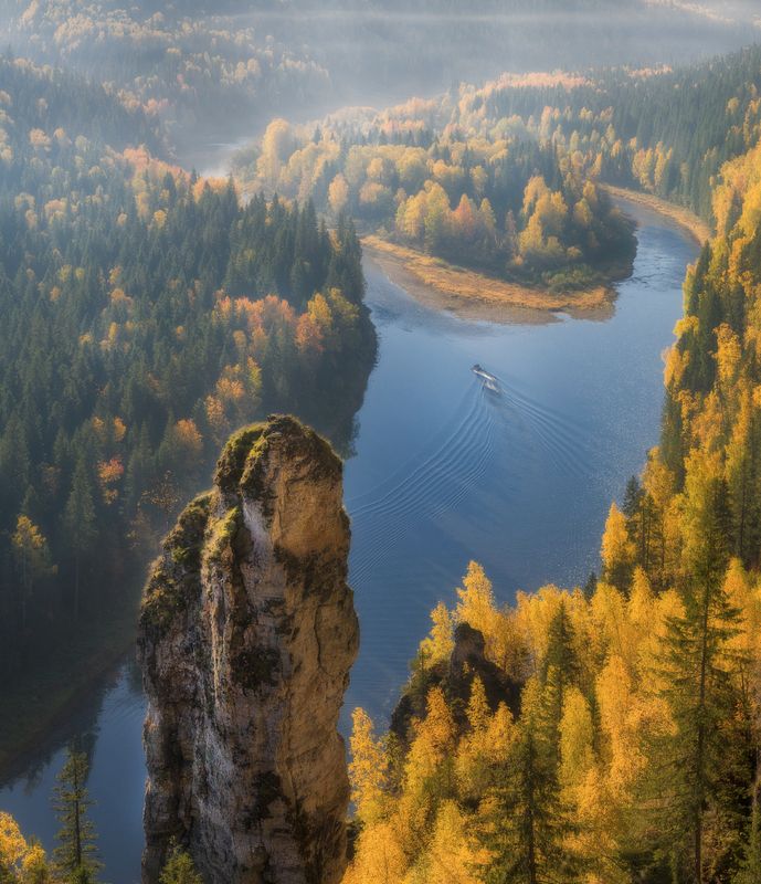 Проплывая Усьвинские столбыphoto preview