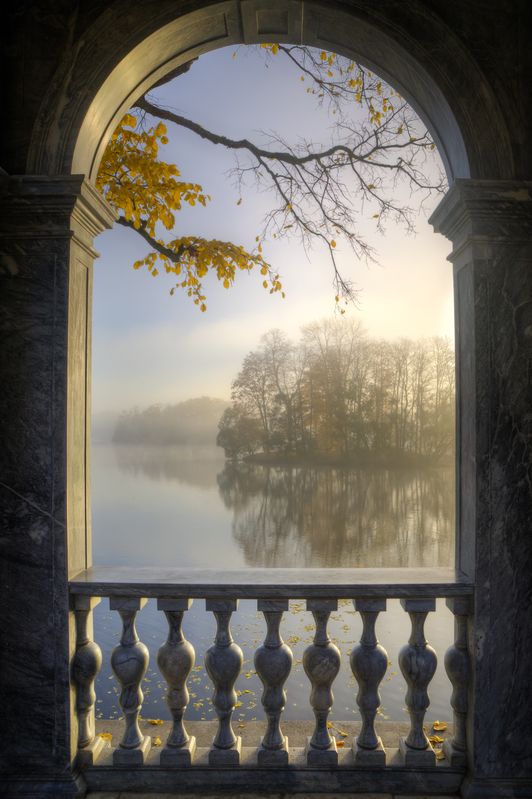 окно в осень...photo preview