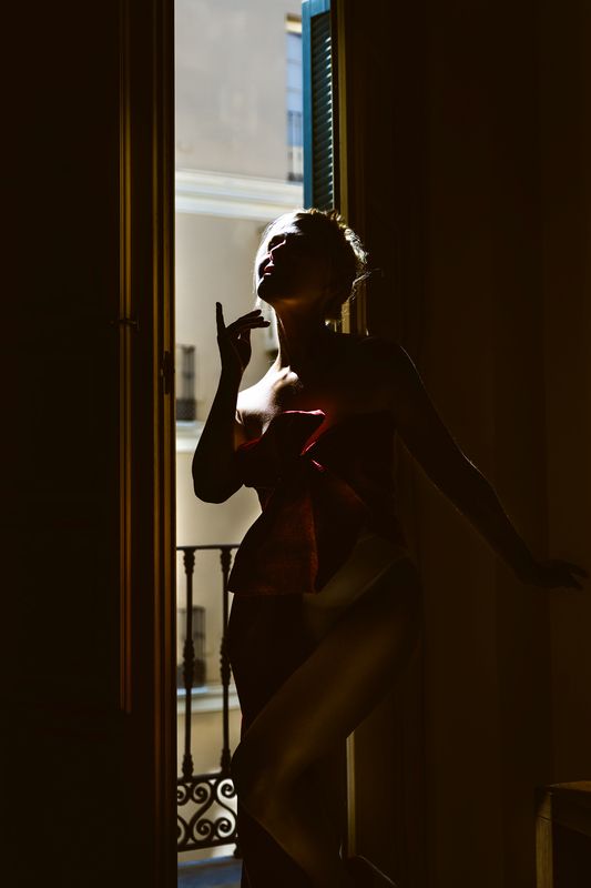 woman, portrait, fashion, beauty, indoors, glamour When the shadows tell their own storyphoto preview