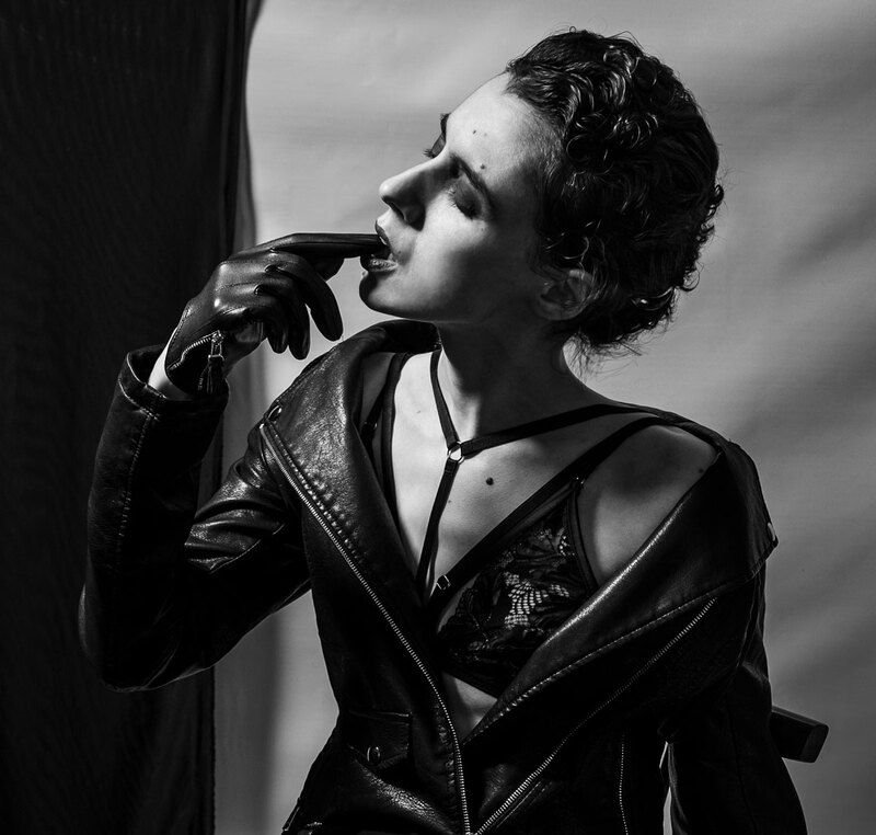 Автопортрет фото превью