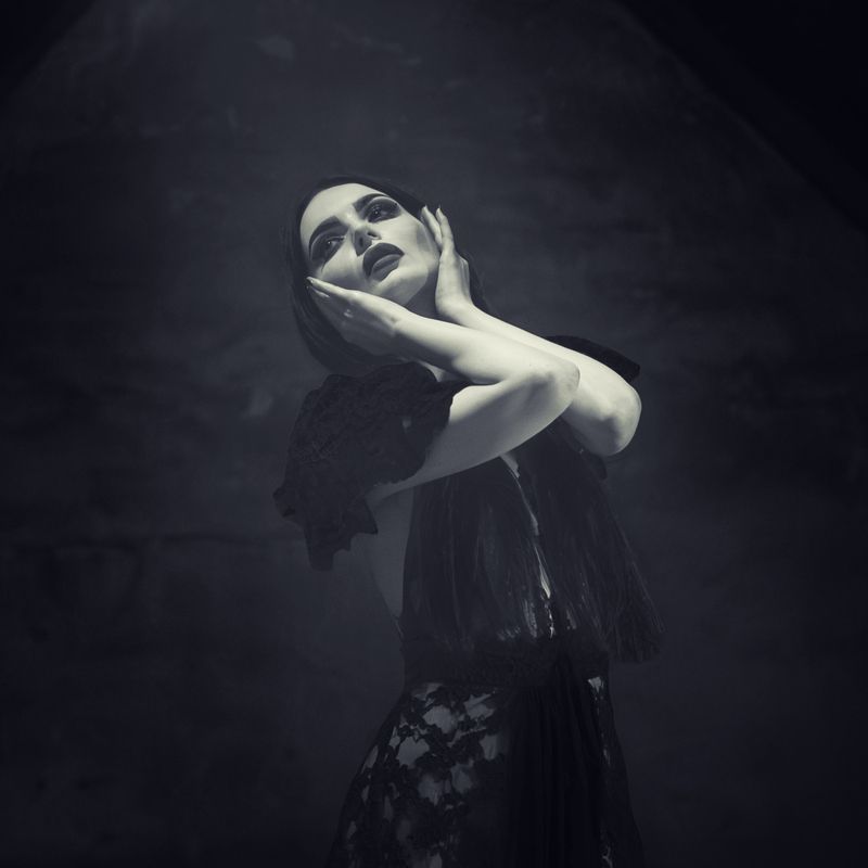 fineart , portrait , light , dark  between dark and light photo preview