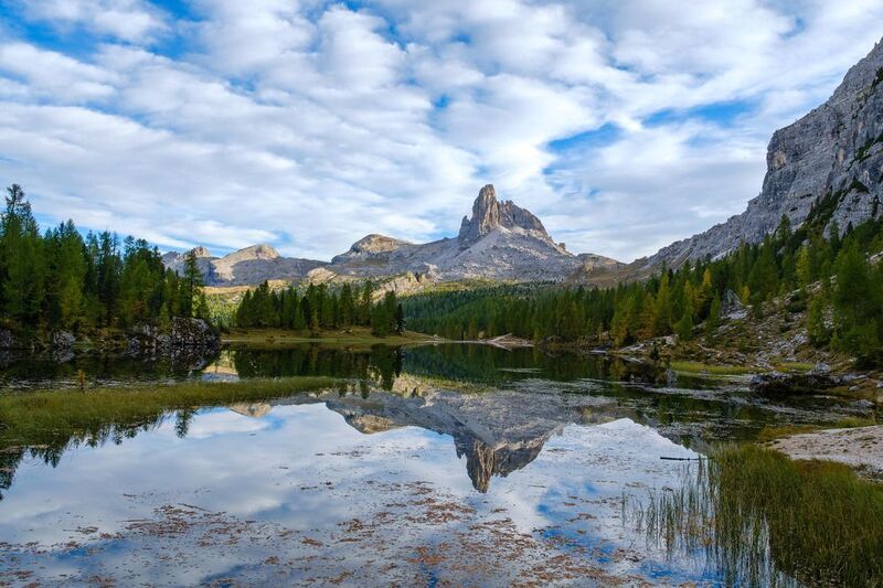 #lake, #blacklake, #cernejezero, #boat, #mountains, #montenegro, #montainlake, #travelphotography, #travel, #landscapephotography, #landscapes, #ig_shotz осень встречает зимушкуphoto preview